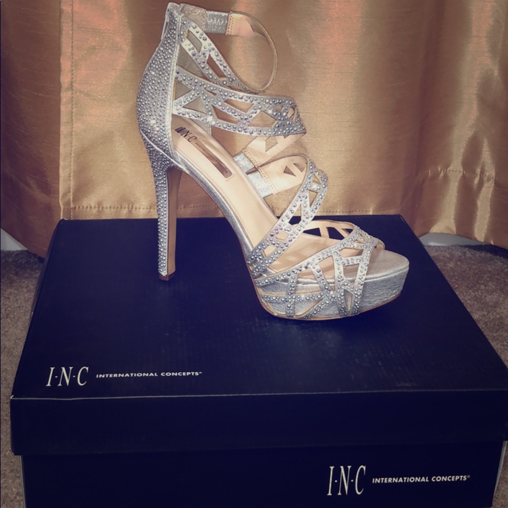 I.NC Pearl Silver Heels